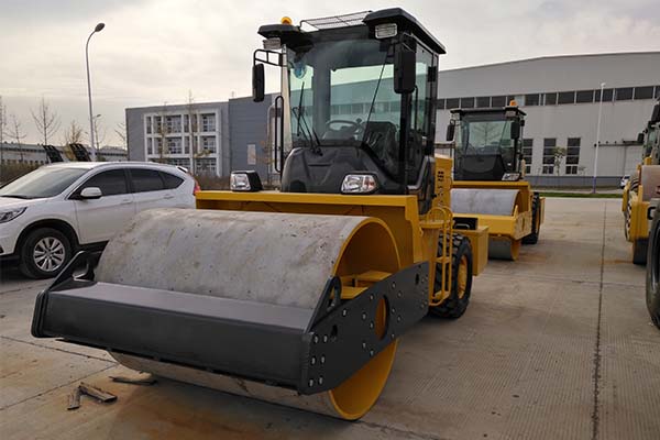 振動<a href='http://m.pop911.cn' target='_blank'>壓路機</a>