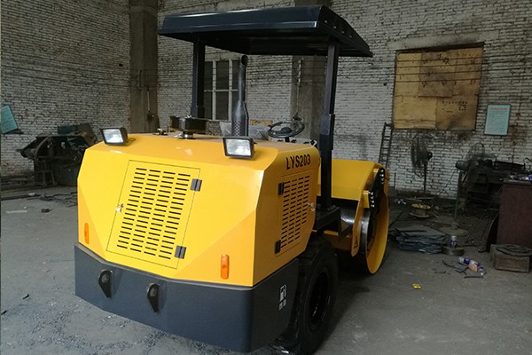 小型壓路機(jī)